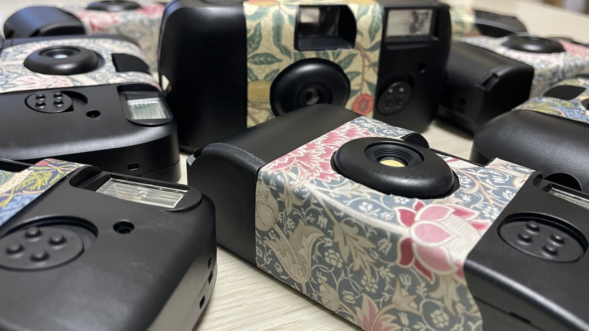 インスタントカメラ